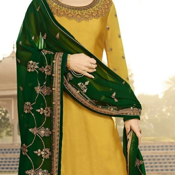 Indian/pakistani dress - Picture 2 of 3